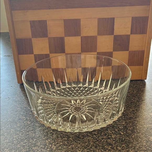 Arcoroc Other - Arcoroc Glass Serving Bowl*